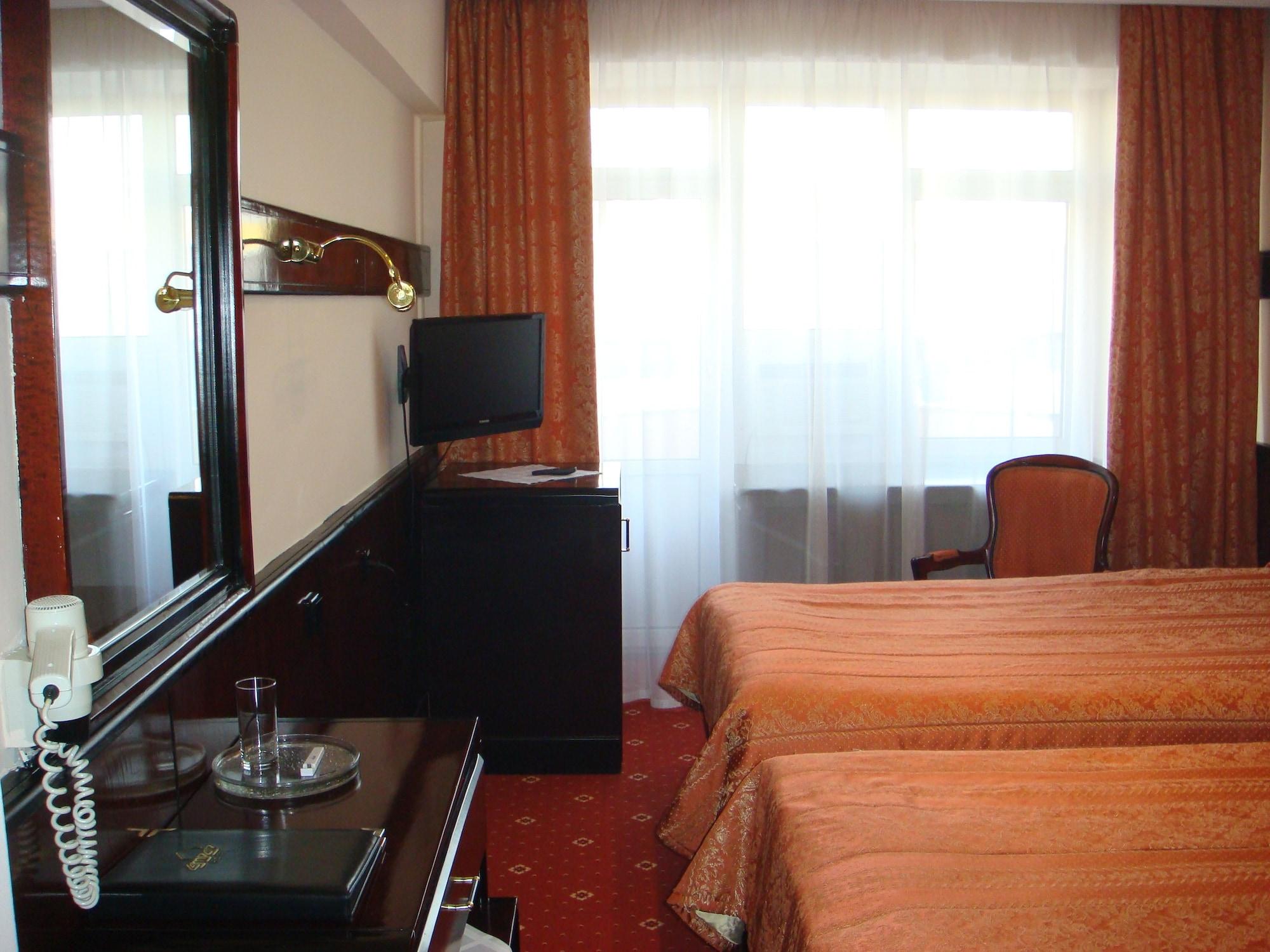 Otrar Hotel Almaty Bagian luar foto